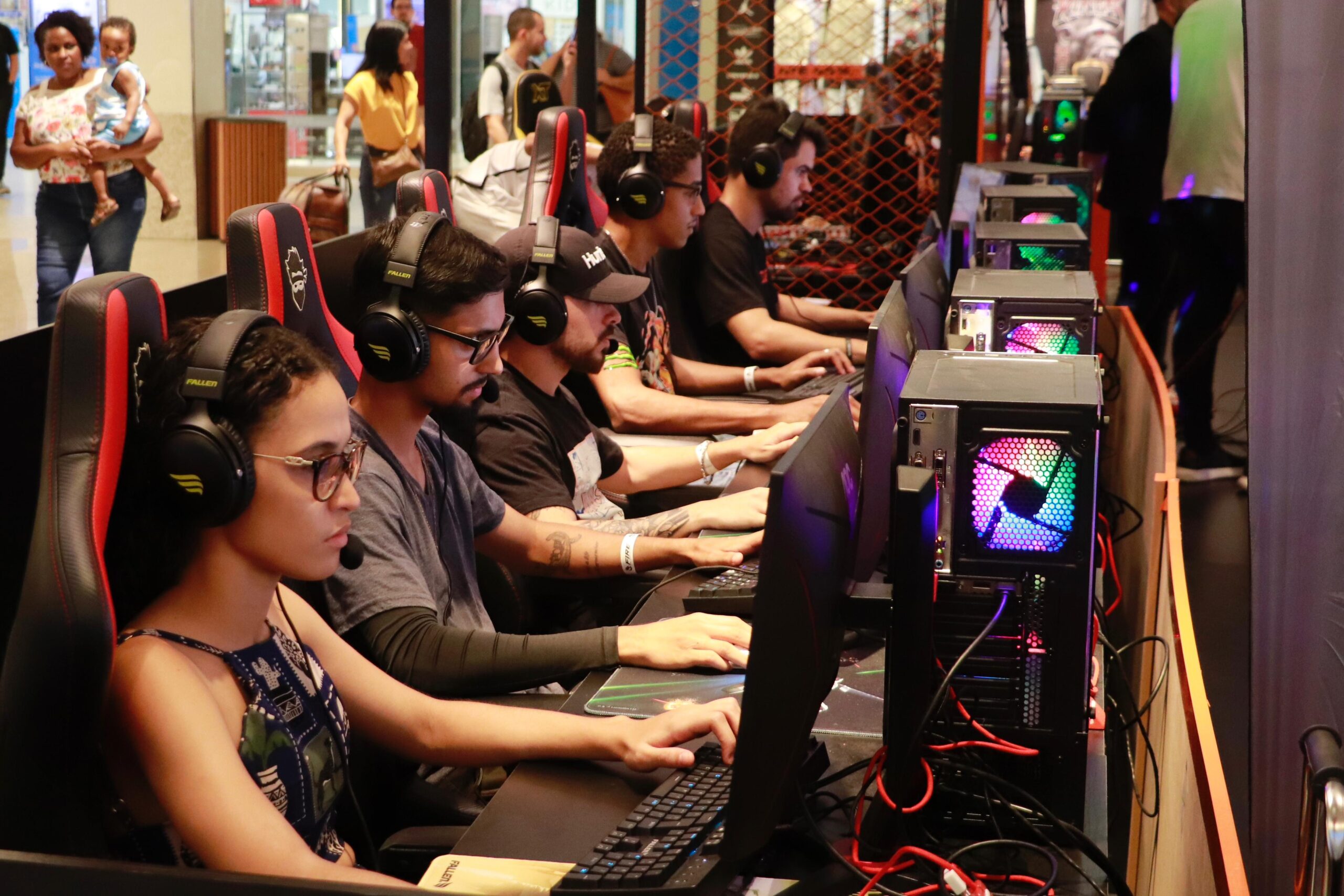 Circuito Fire Games traz torneios, realidade virtual e K-Pop ao Shopping Itaigara