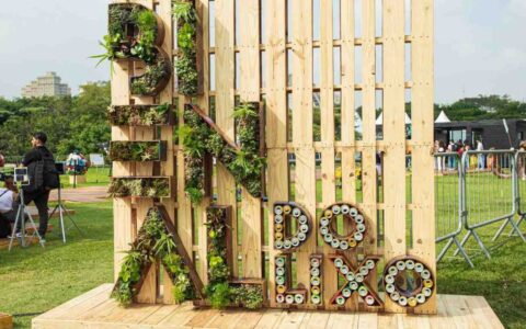 Imagem do post Lixo vira arte: Bienal em Salvador propõe revolução sustentável no Farol da Barra
