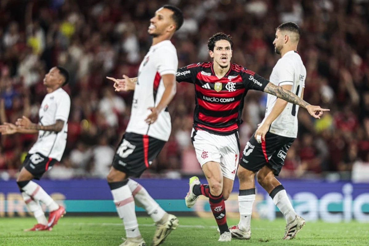 Vitória some das redes durante goleada e Flamengo ironiza com provocação