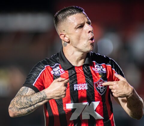 Imagem do post Vitória vacila nos acréscimos, cede empate ao Juventude no Barradão e atacante desabafa