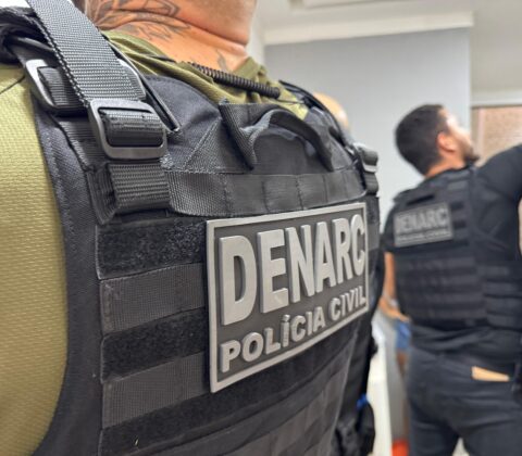 Imagem do post Polícia flagra carregamento de drogas escondido em carro no bairro de Pirajá