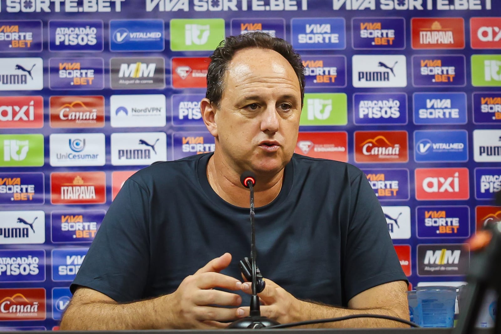 Ceni defende Iago após empate do Bahia e justifica ausência de Kayky