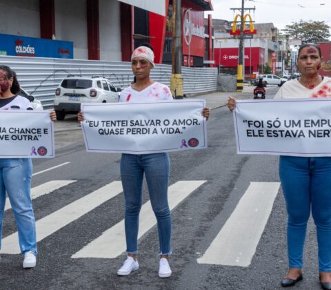 Imagem do post PM realiza ação de impacto para conscientizar sobre violência contra a mulher em Salvador