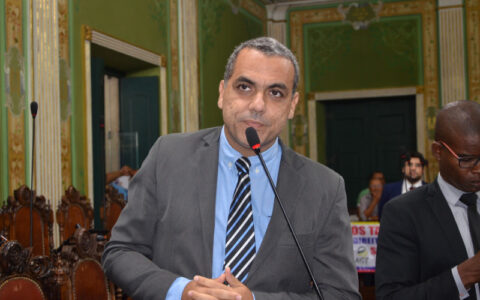 Imagem do post Vereador Cezar Leite protocola moção de repúdio contra Alexandre de Moraes em Salvador