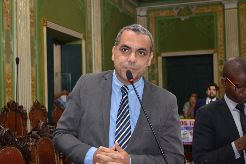 Vereador Cezar Leite protocola moção de repúdio contra Alexandre de Moraes em Salvador