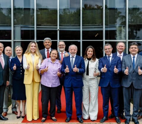 Imagem do post Jerônimo participa de plenária com Lula para criação de ações contra tarifaço dos EUA