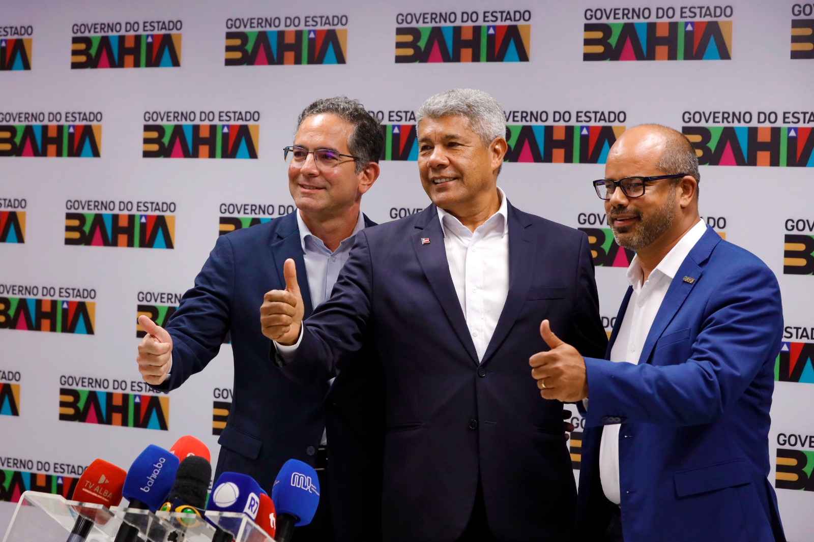 Jerônimo faz mudanças no secretariado e anuncia novos titulares da Saeb e Secti
