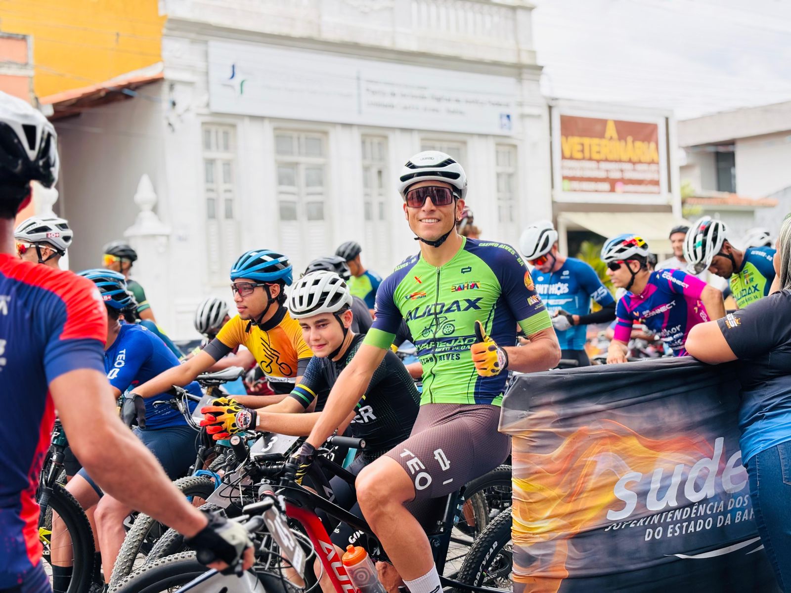 Velocidade e adrenalina: Castro Alves vira palco de grandes provas de ciclismo e motociclismo