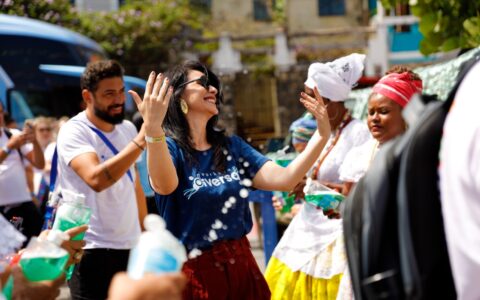 Imagem do post Turismo em alta: Bahia encanta mais de 500 agentes com festa para Iemanjá