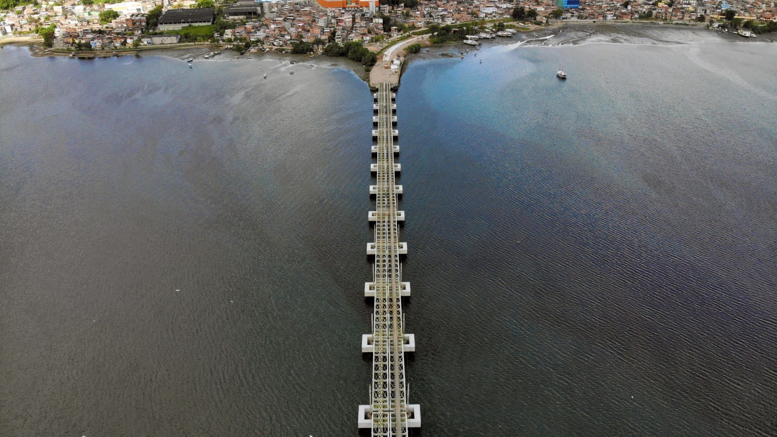 Ponte São João é elevada para passagem do VLT em Salvador