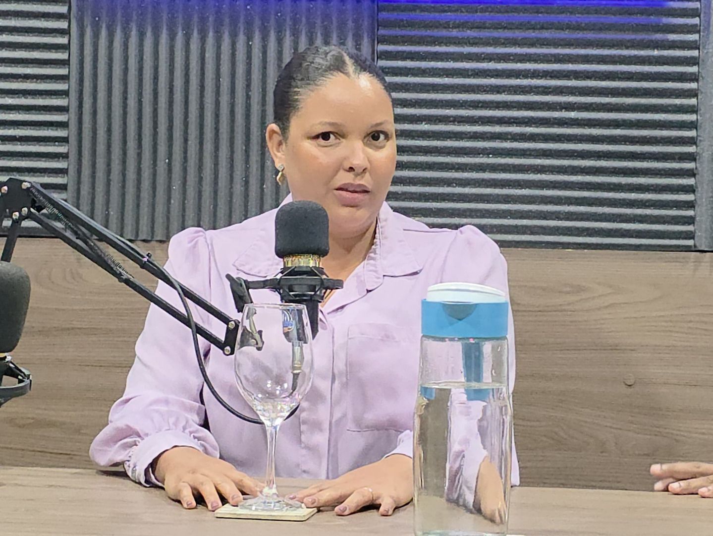 Isabela Sousa repudia feminicídio em Lauro de Freitas e reforça alerta do Agosto Lilás