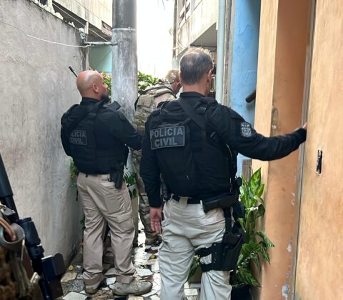 Imagem do post Polícia faz a ‘limpa’ em zona de confronto entre BDM e CV no Engenho Velho da Federação