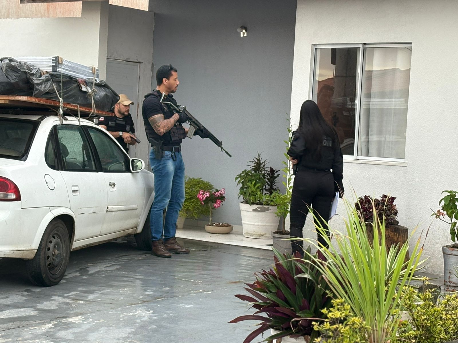 Polícia deflagra Operação Havana após suspeito ameaçar vizinhos em condomínio