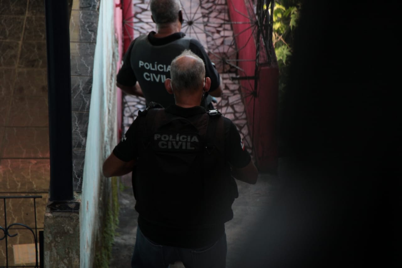 Mulher acusada de homicídio é presa em cemitério na Bahia
