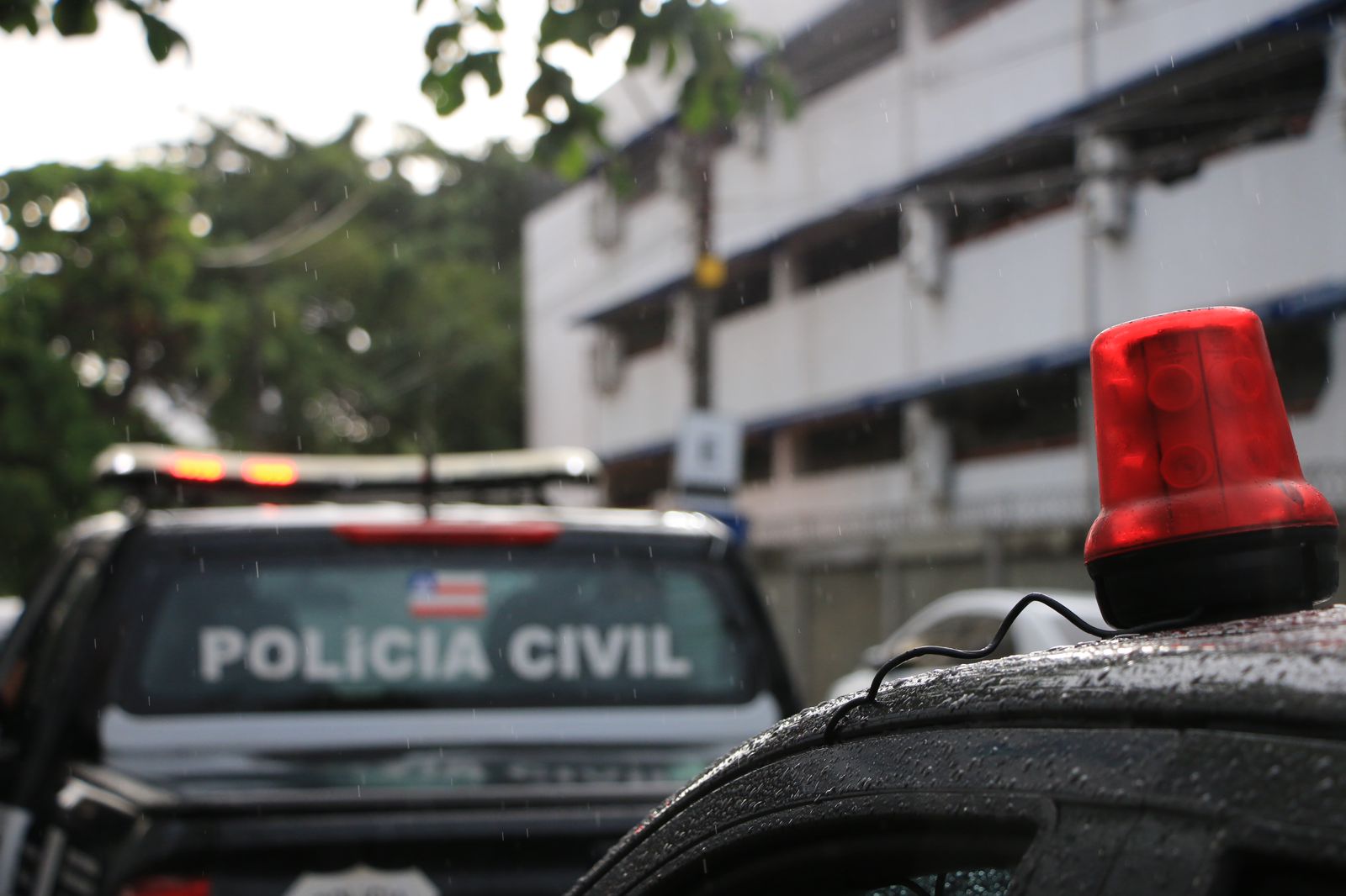 Policial à paisana salva casal de sequestro em plena luz do dia na Bahia