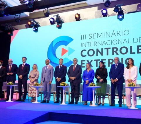 Imagem do post Jerônimo defende fortalecimento do TCE-BA em seminário que celebrou os 110 anos da Corte