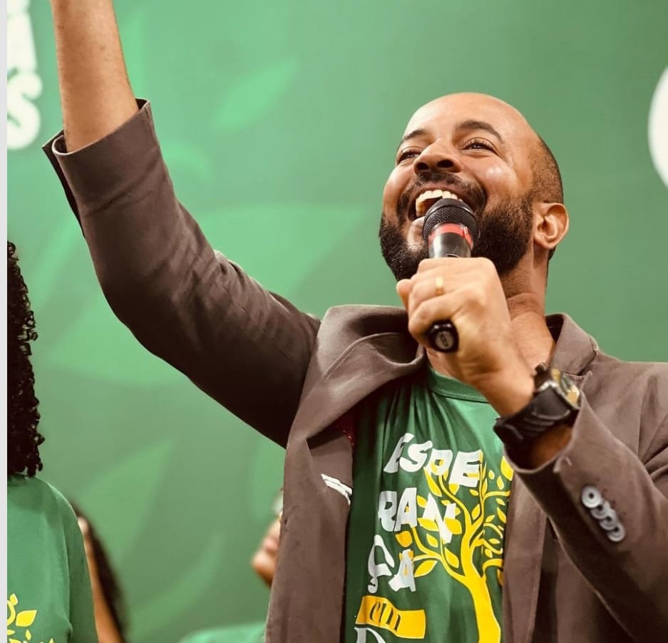 Rogério Alves deixa liderança do ministério jovem da Igreja Agape