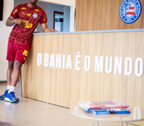 Imagem do post “Estou ansioso para estrear”, diz Luiz Gustavo ao ser apresentado