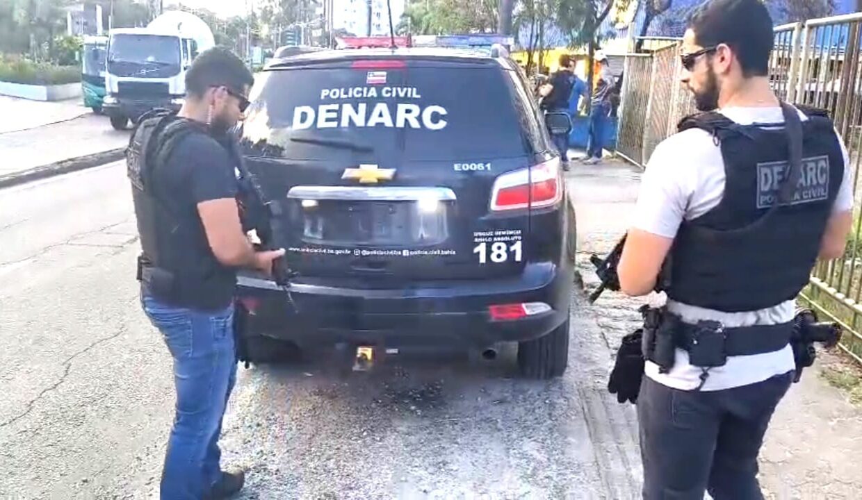 Dupla é presa após roubo em padaria de Salvador