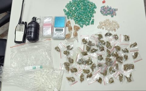 Imagem do post PM apreende drogas e granada pertencentes ao CV 