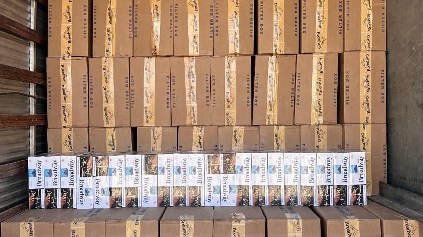 PM apreende carga ilegal de cigarros