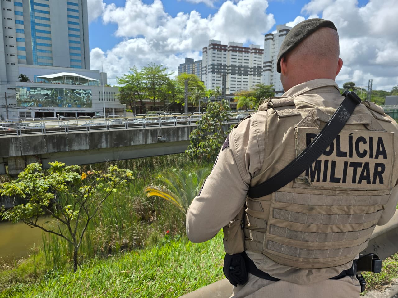 Criminoso capturado na Avenida Paralela acumula passagens e foi liberado por decisão judicial