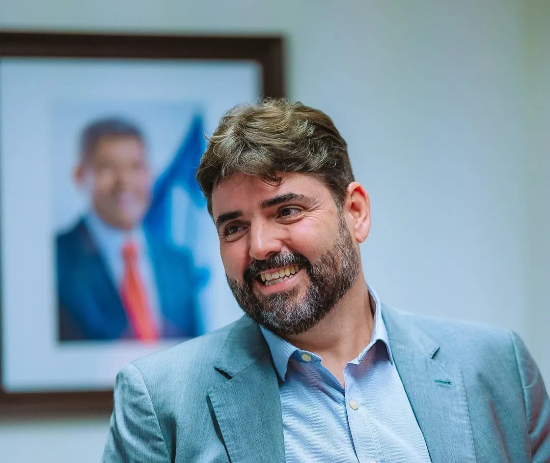 Adolpho Loyola alfineta ACM Neto e comenta pesquisa divulgada para o governo