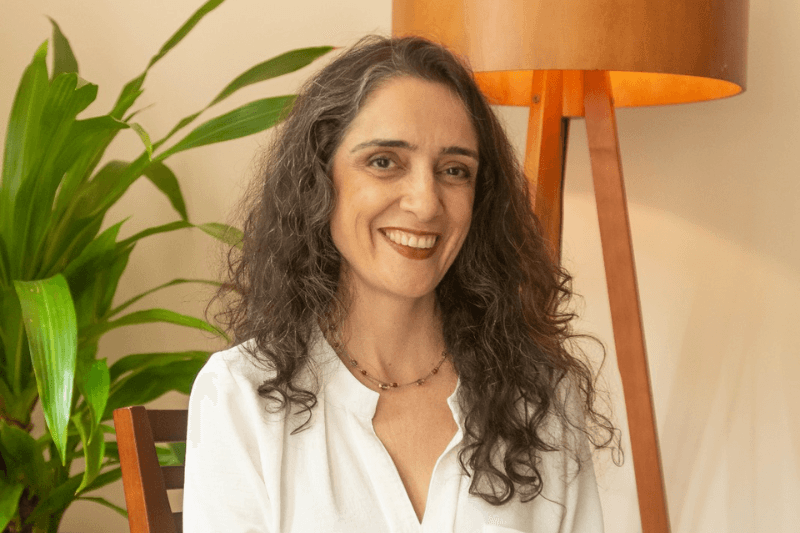 Educar para florescer: oficina gratuita para pais com a educadora parental Faezeh Shaikhzadeh