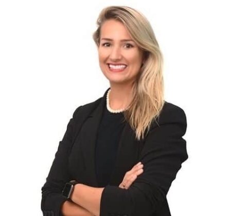 Imagem do post Justiça condena Cátia Raulino por plágio e uso de diploma falso