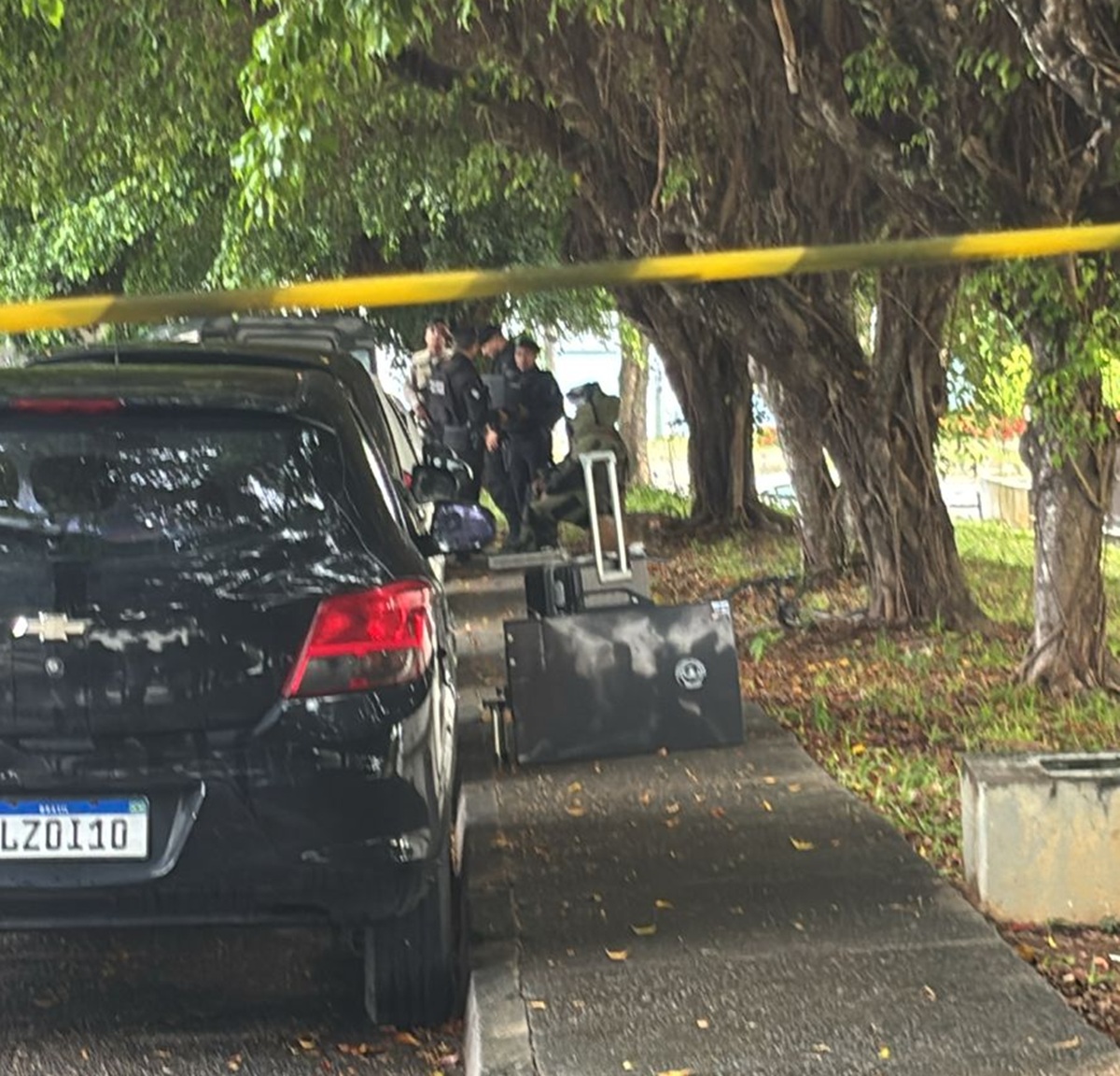 Mala suspeita causa pânico em bairro de Salvador