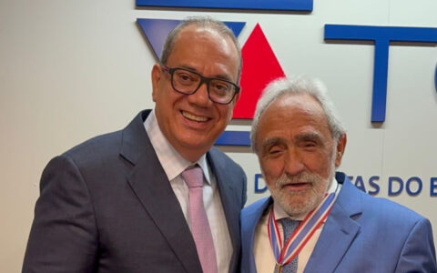 Imagem do post Carlos Muniz participa de homenagem a Antonio Honorato
