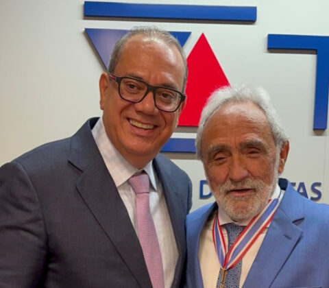 Imagem do post Carlos Muniz participa de homenagem a Antonio Honorato