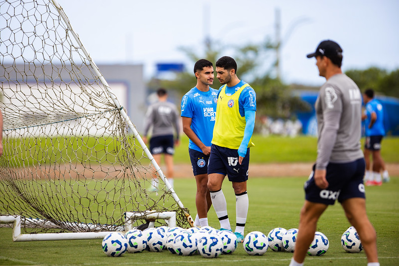 Bahia está pronto para encarar o Fluminense; Caio, Kanu e Erick seguem na transição