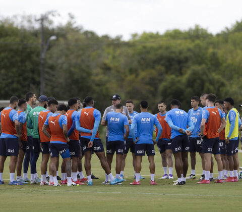 Imagem do post Com Ademir em campo, Bahia se reapresenta de olho no Vasco