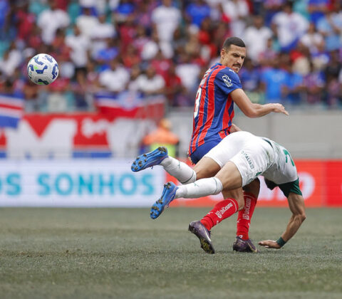 Imagem do post Abel critica gramado da Fonte Nova e Ceni rebate após triunfo do Bahia