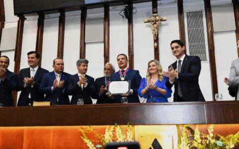 Imagem do post ALBA homenageia presidente do TCE com a Comenda 2 de Julho