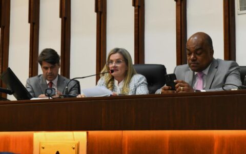 Imagem do post ALBA aprova 16 proposições após acordo entre lideranças