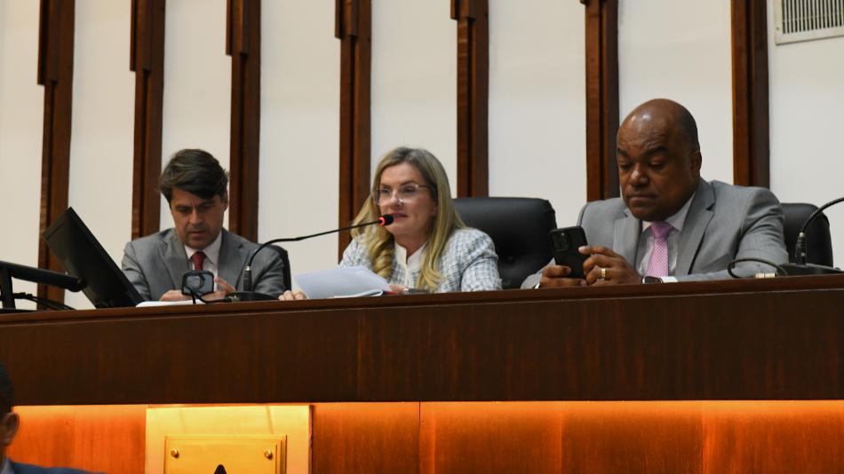 ALBA aprova 16 proposições após acordo entre lideranças