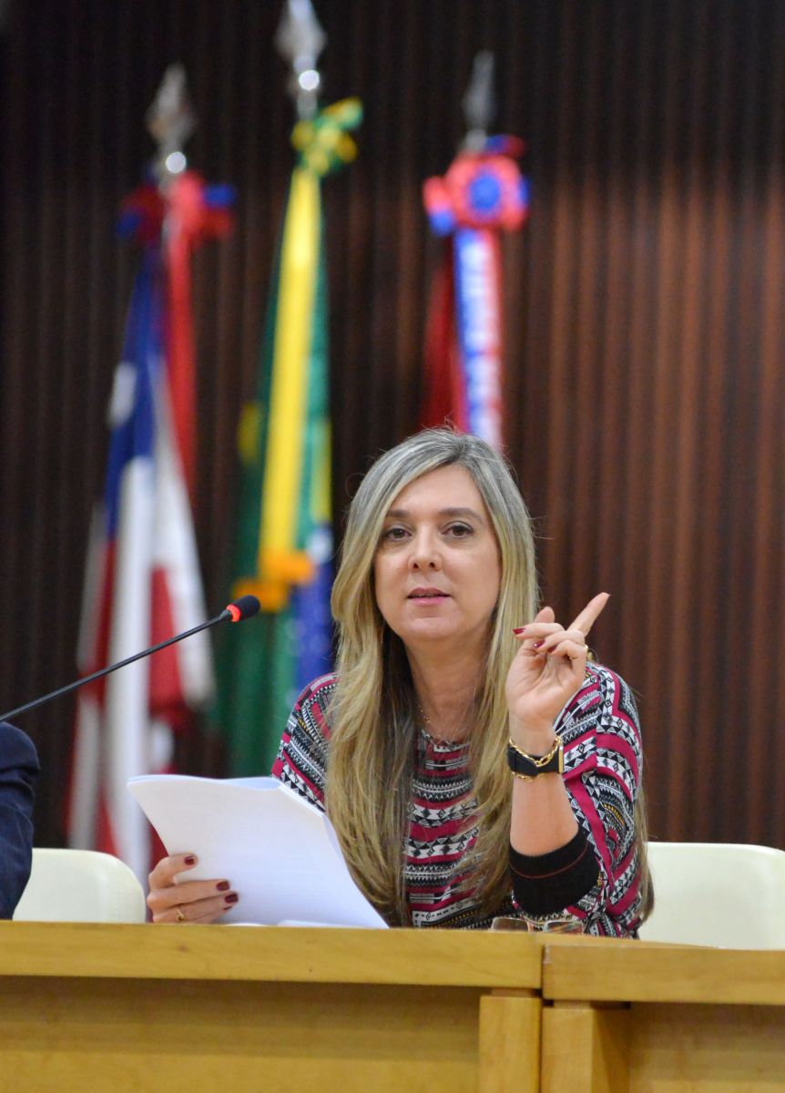 Juíza Andréa Miranda assume vaga no TJ-BA