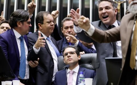 Imagem do post Câmara aprova urgência da PEC da Anistia