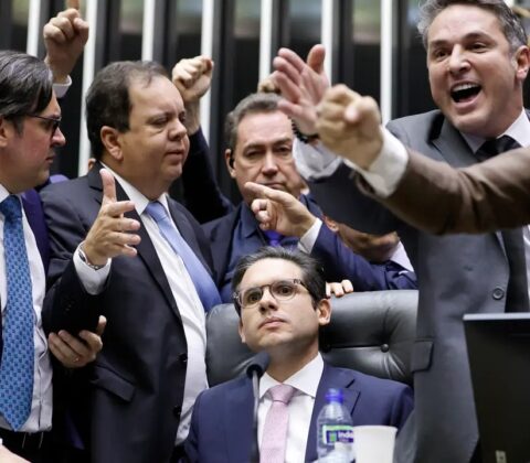 Imagem do post Câmara aprova urgência da PEC da Anistia