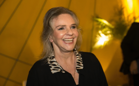 Imagem do post Morre Angela Ro Ro aos 75 anos após parada cardíaca no Rio de Janeiro