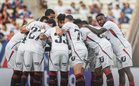 Imagem do post Vitória tropeça feio após pausa e segue no Z-4 do Brasileirão