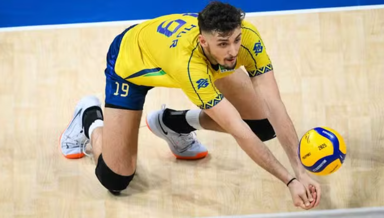 Brasil sofre, mas vira contra a China na estreia do Mundial de Vôlei