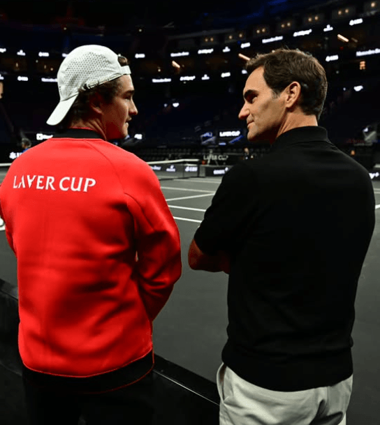 João Fonseca encontra Roger Federer antes da Laver Cup