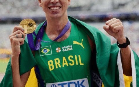 Imagem do post Caio Bonfim ultrapassa lenda do atletismo e faz história no Mundial