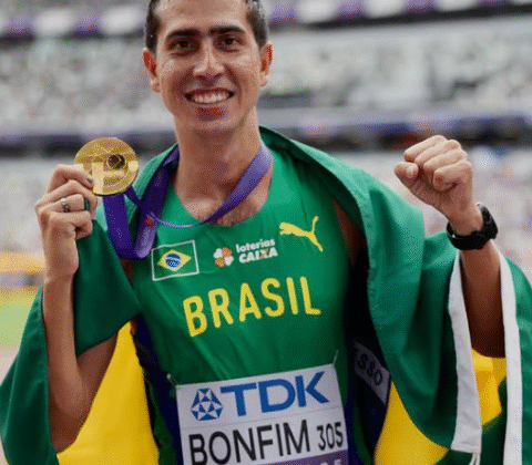 Imagem do post Caio Bonfim ultrapassa lenda do atletismo e faz história no Mundial