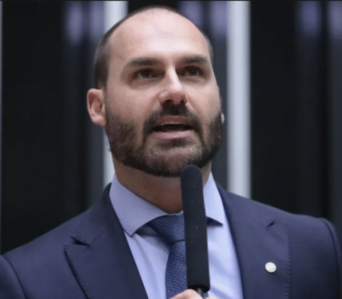 Imagem do post Conselho de Ética arquiva processo contra Eduardo Bolsonaro