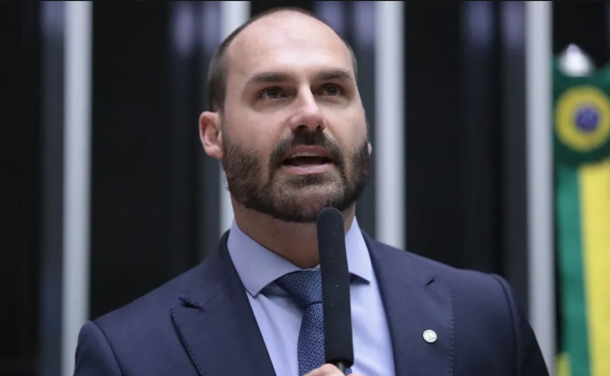 Nos EUA, Eduardo Bolsonaro vira alvo do Conselho de Ética