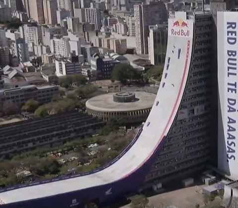 Imagem do post Mineirinho quebra recorde ao descer megarrampa de 70 metros
